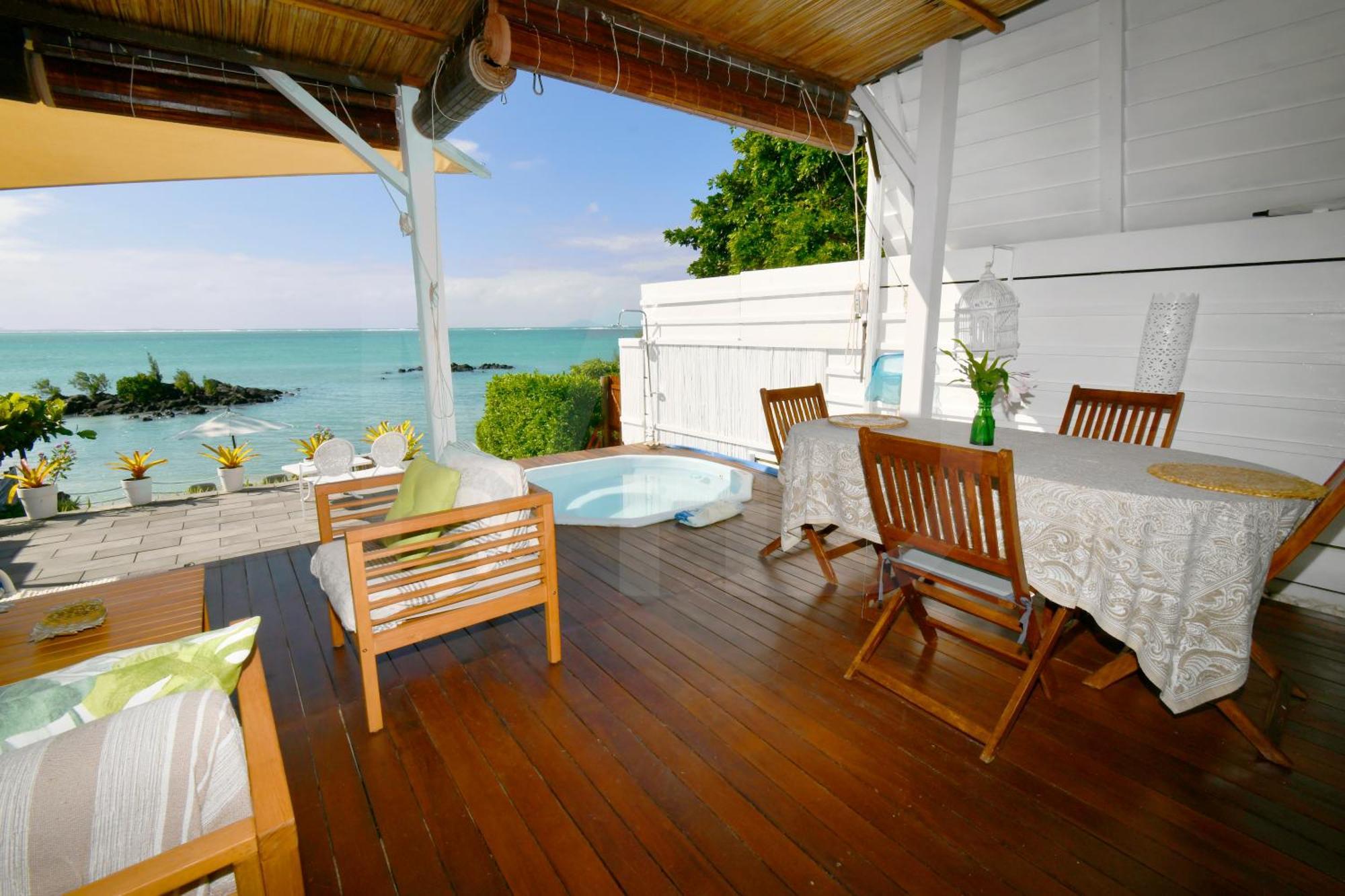 Meerana Cheerful Beachfront Cottage With Jacuzzi Grand Gaube Luaran gambar