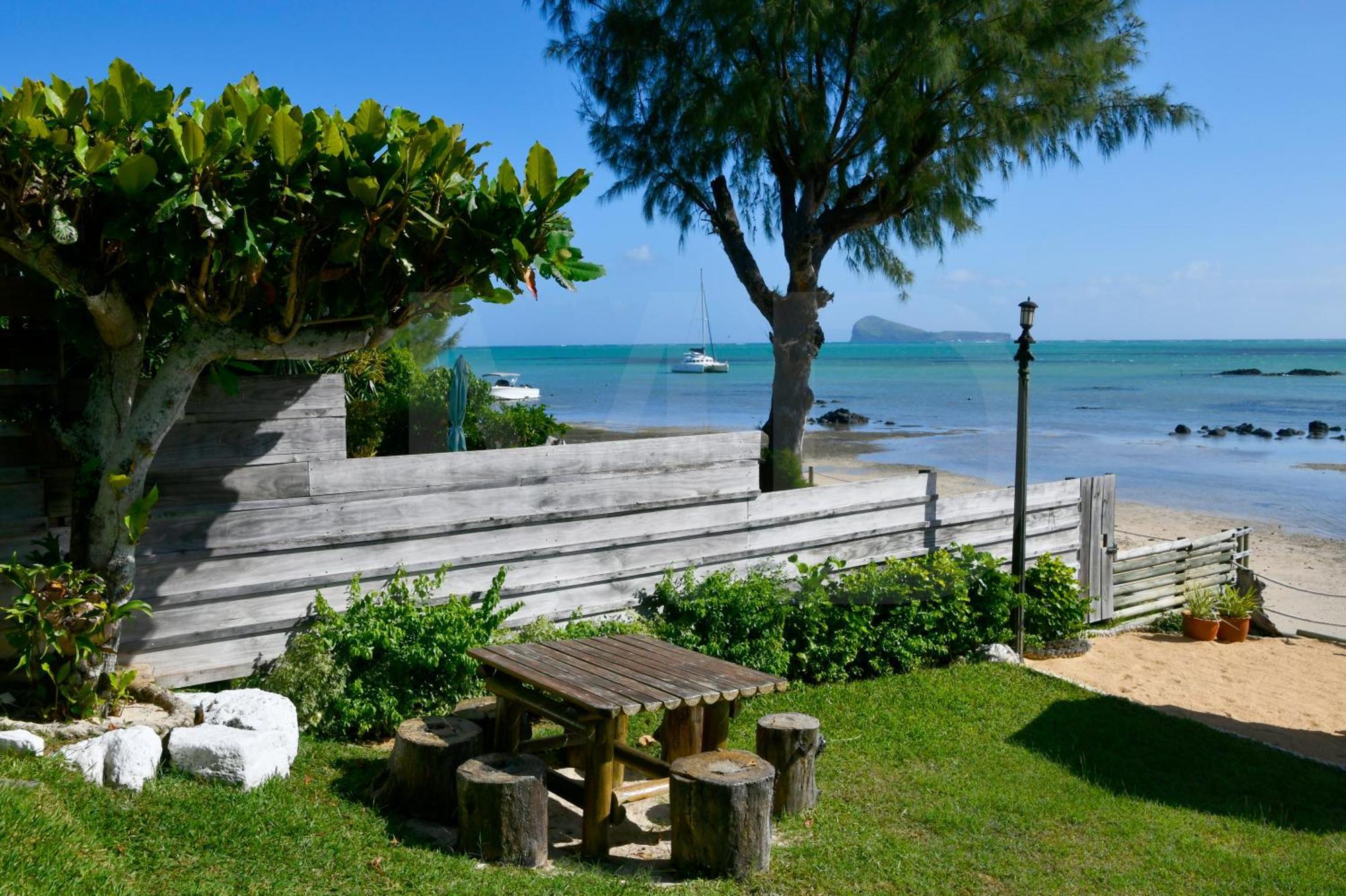 Meerana Cheerful Beachfront Cottage With Jacuzzi Grand Gaube Luaran gambar